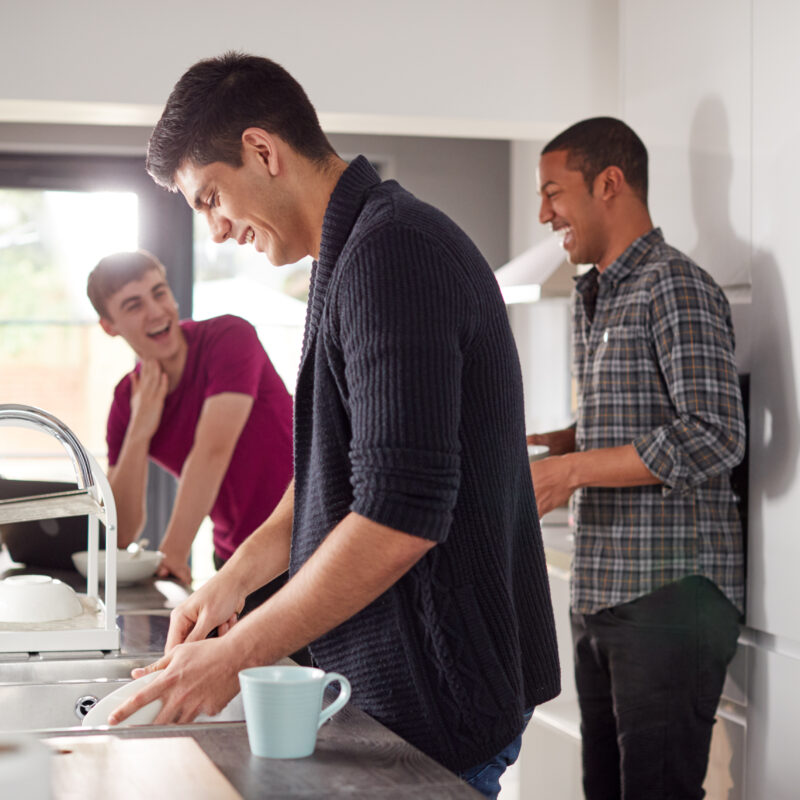 Group,Of,Male,College,Students,In,Shared,House,Kitchen,Washing